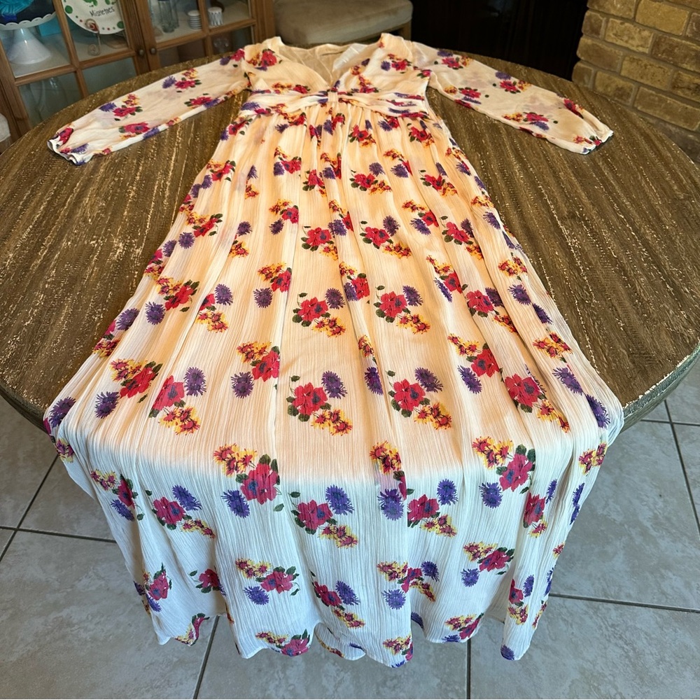 Women's Candela Long Sleeve Ruffled Floral Dress Cream Off White, Small